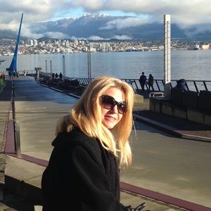 Meet your Posher, Stephanie